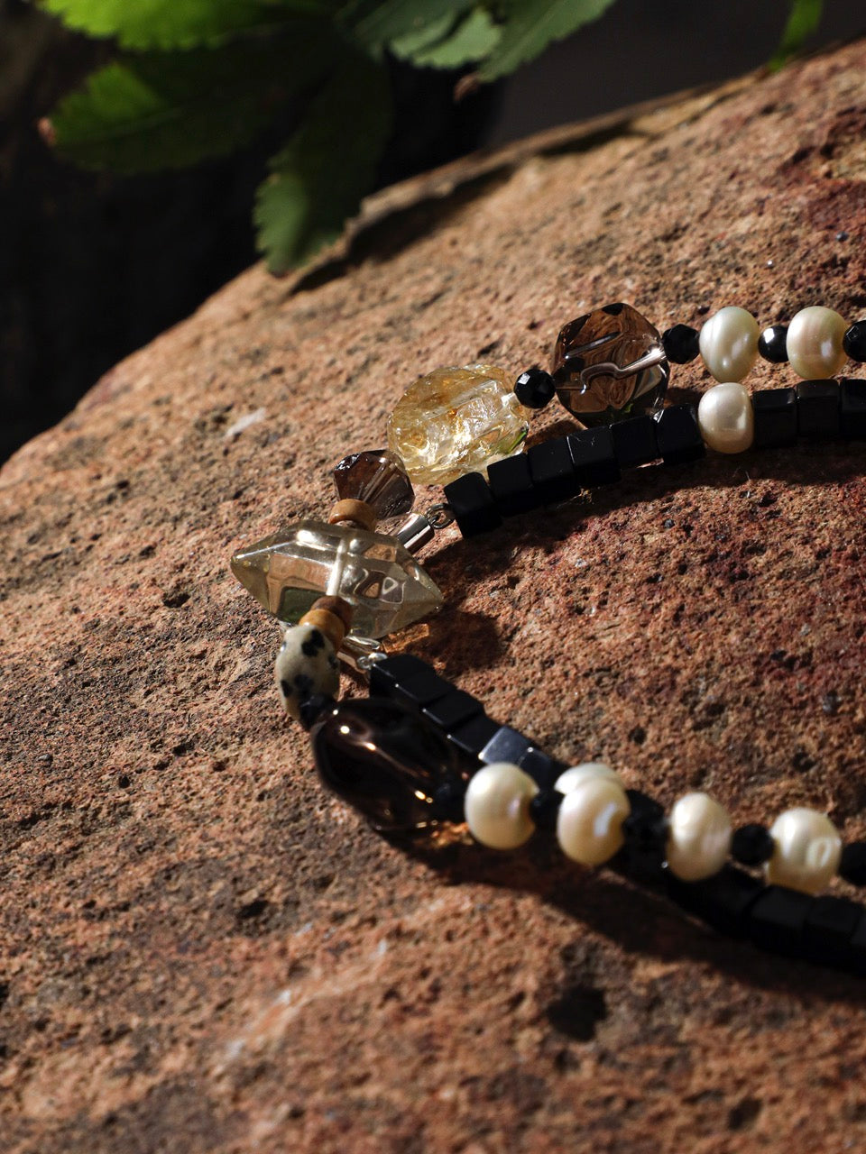 SMOKY STRUCTURE Onyx & Citrine Necklace — SITU mineral jewelry detail