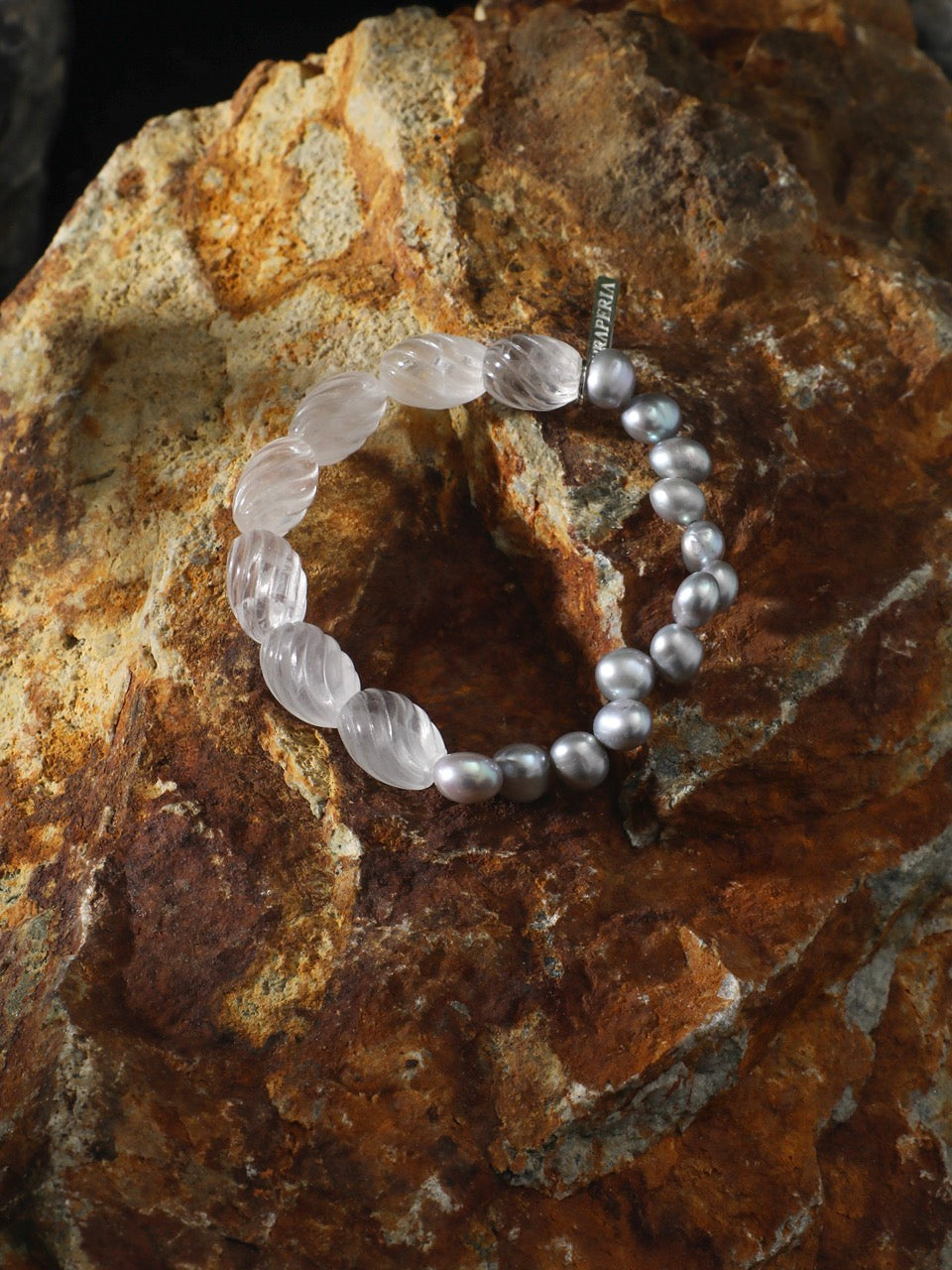 MISTY GLASS Clear Quartz & Grey Pearl Bracelet — SITU mineral jewelry detail