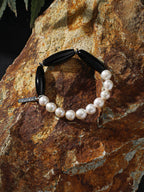 SHADOW WAVE Black Agate & Pearl Bracelet — SITU mineral jewelry detail