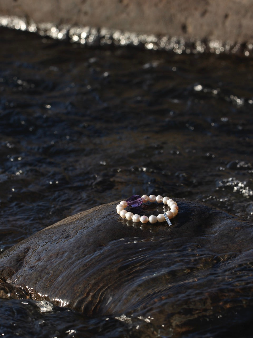 VIOLET PERSPECTIVE Amethyst & Pearl Bracelet — SITU mineral jewelry detail